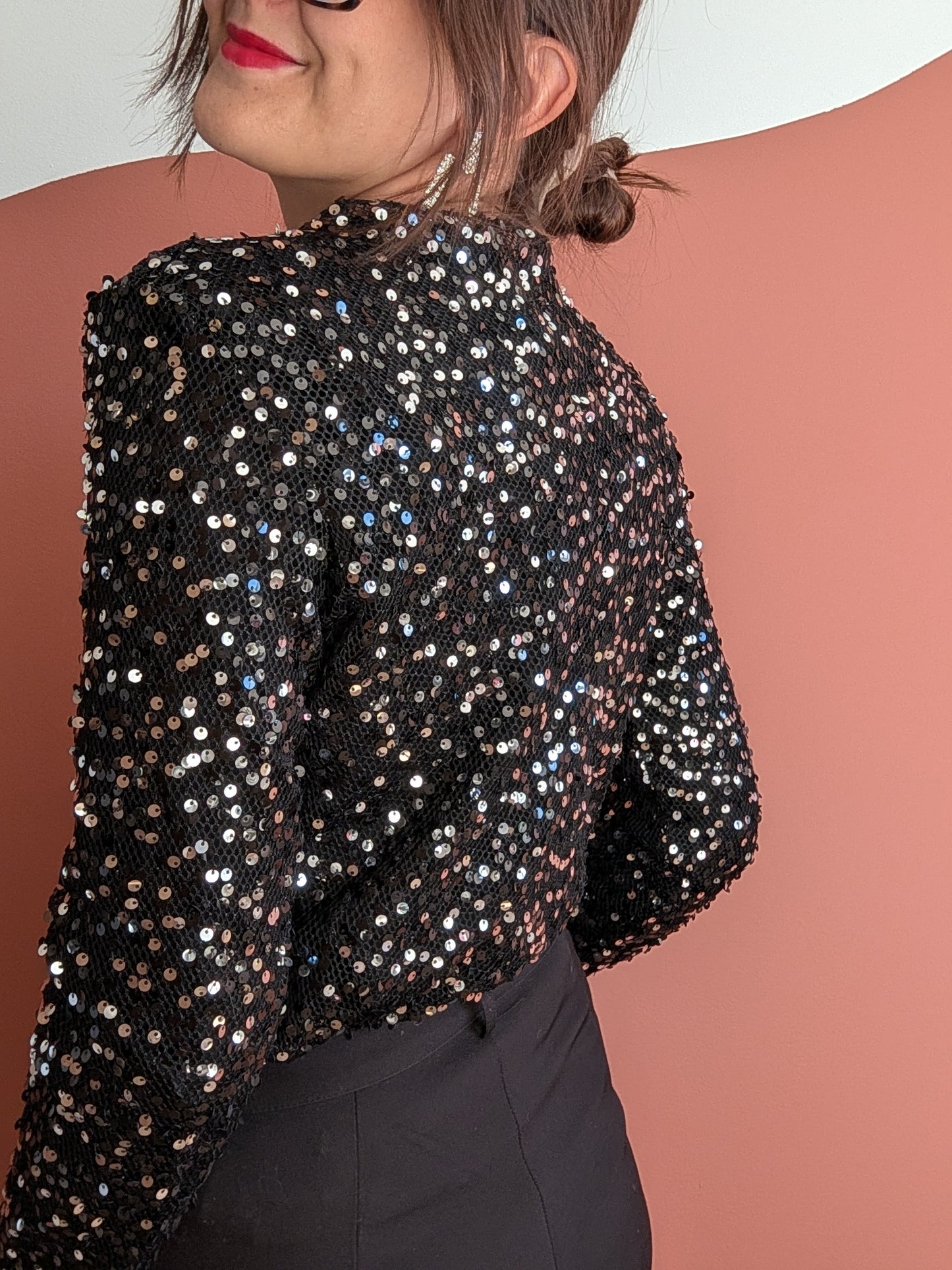 Top noir à sequins transparent